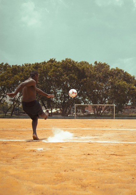 米兰争四需13战10胜，迈尼昂赛季失误可出集锦，市场价暴跌2000万.